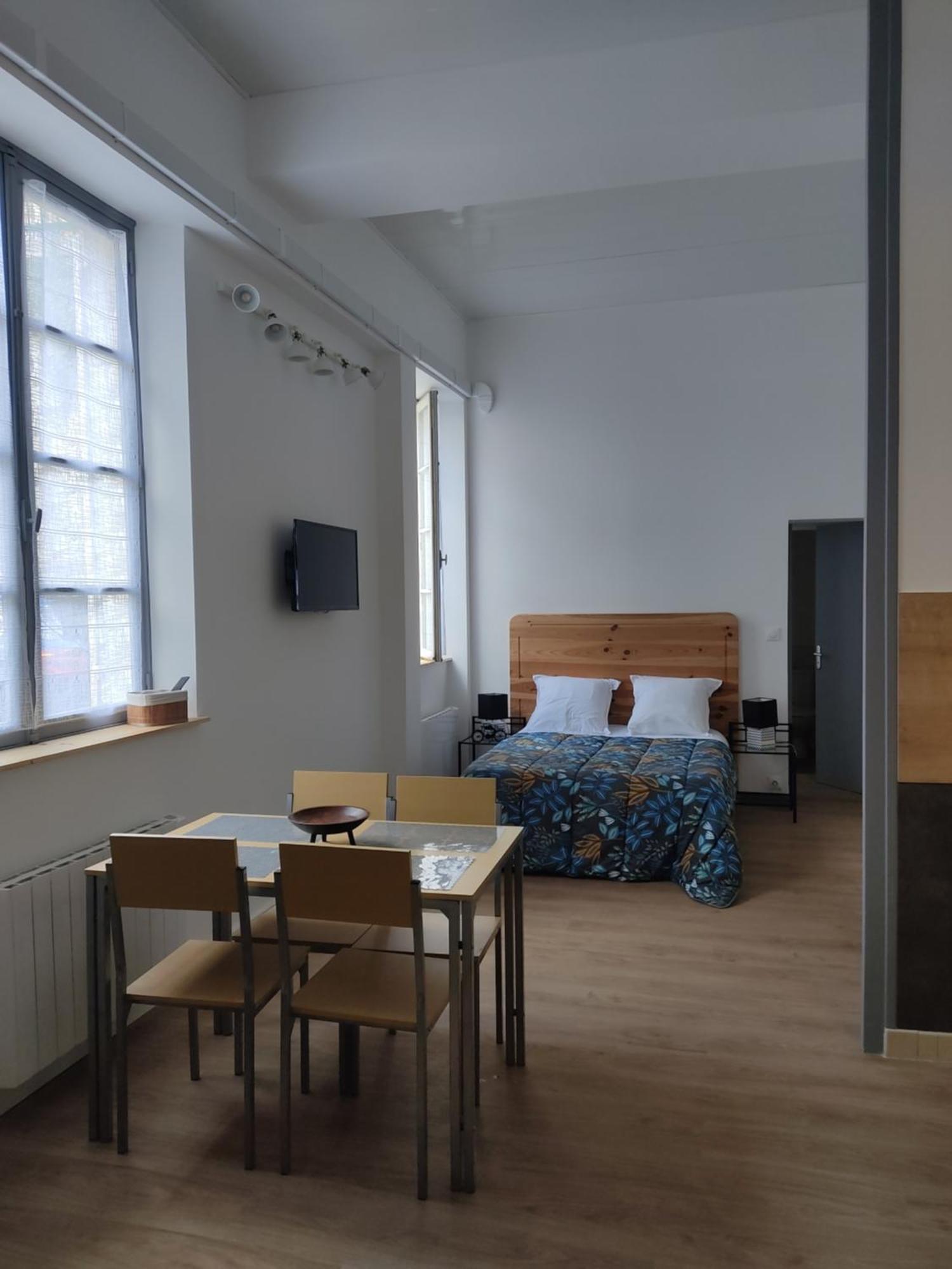 Appartement Avec Parking Prive Saumur Esterno foto