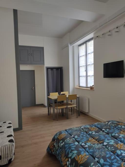 Appartement Avec Parking Prive Saumur Esterno foto